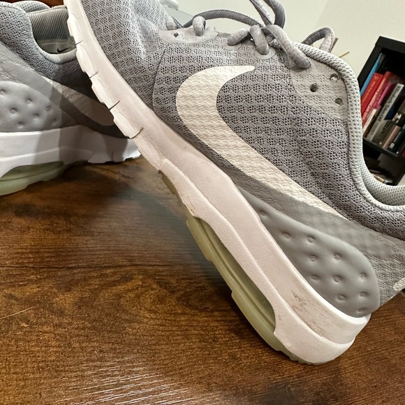 Nike Air Max Motion LW sz 8.5 - Picture 7 of 8